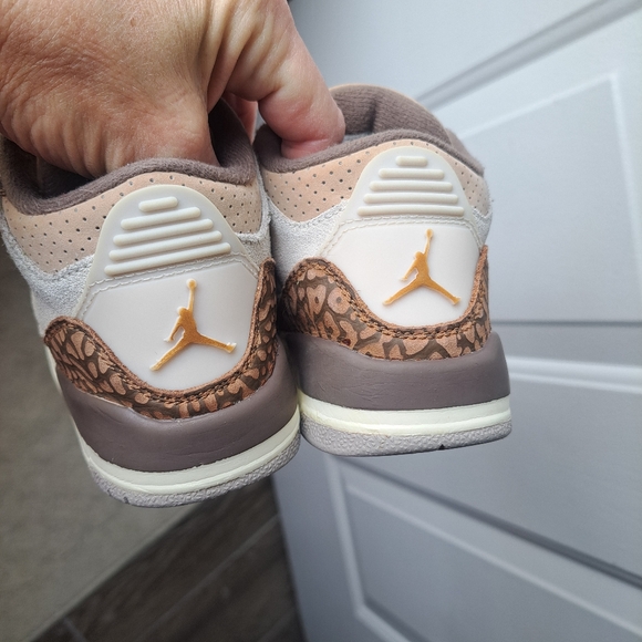 Boys Jordan Retros🤎 - Picture 9 of 15